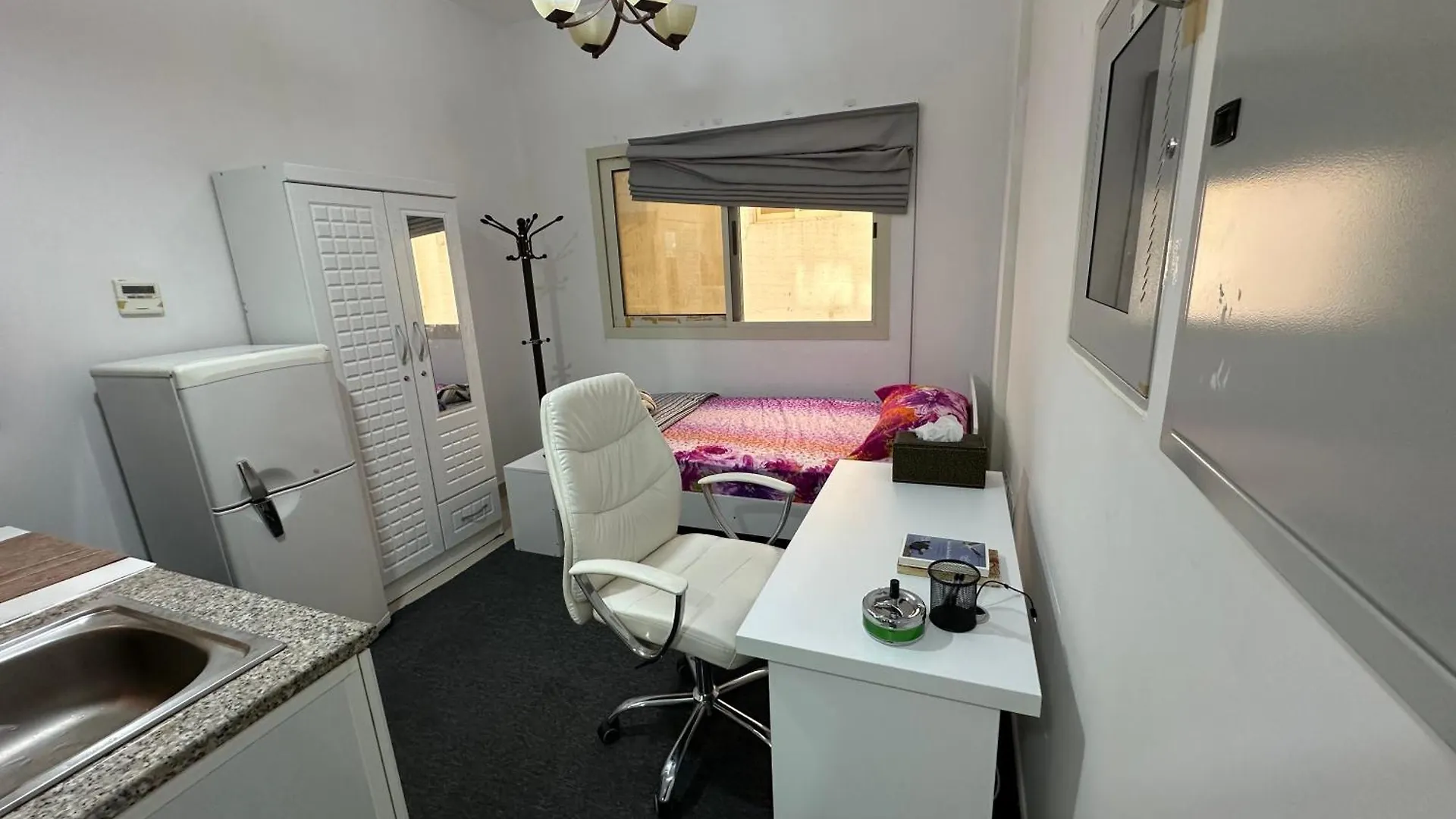 The Regal Residency Studio, 1 Minute Walking Distance From Gold Souk Apartment Dubai